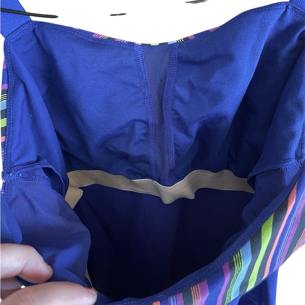 LULULEMON ATHLETICA Heart Ribbon Tank in Wish Blue & Scuba Poncho Stripes - Picture 5 of 5
